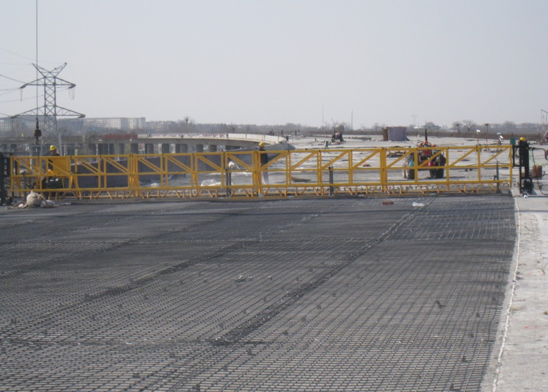 懸掛高頻整平機被中鐵二十幾個局集團，中國路橋集團選購。