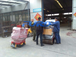 福瑞得機械座駕壓路機，手扶壓路機包裝發(fā)貨