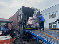 福瑞得機(jī)械7臺(tái)7米移動(dòng)燈車(chē)裝柜出口俄羅斯 福瑞得機(jī)械7臺(tái)7米移動(dòng)燈車(chē)裝柜出口俄羅斯